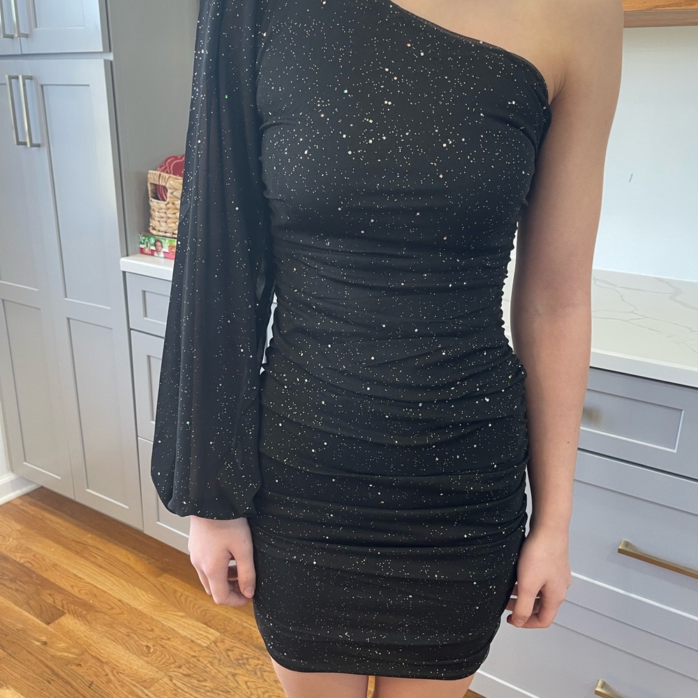 Elegant Black One-Shoulder Mini Dress